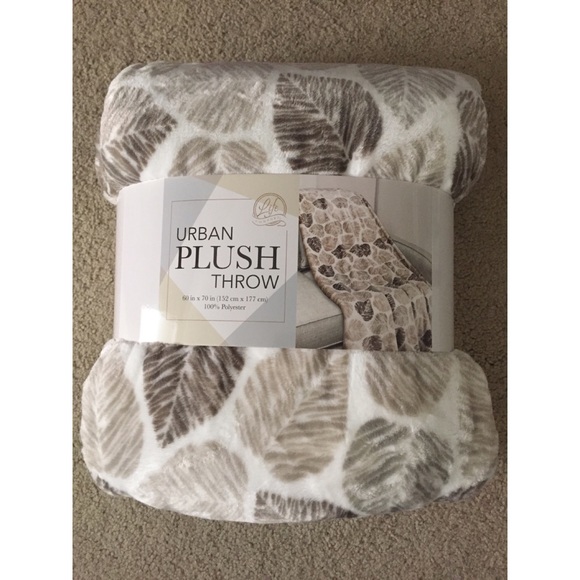 Life Comfort Bedding New Throw Blanket Poshmark